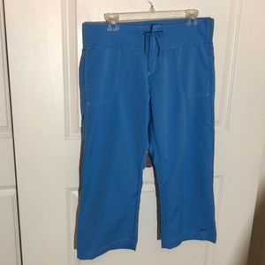 Nike Wide Leg Capri Pants Large